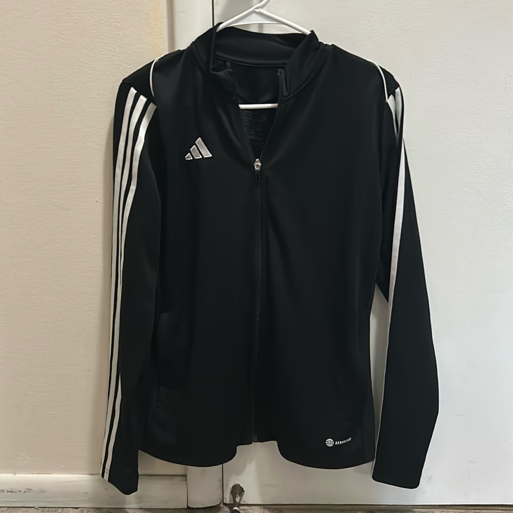 Women’s Large gently worn Adidas windbreaker/jacket